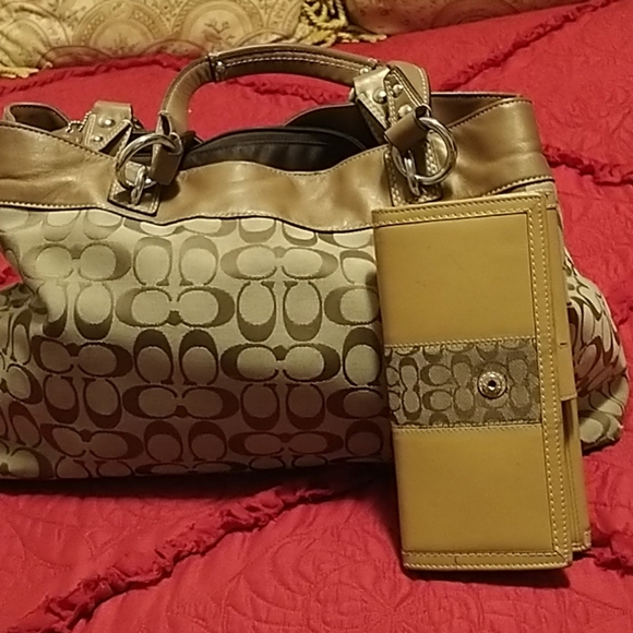 Coach large handbag and Coach checkbook wallet set. - Picture 8 of 8